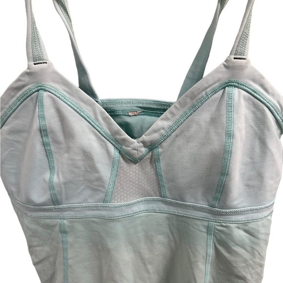 ❤️Lululemon tank with built in bra - Aqua - Picture 2 of 6